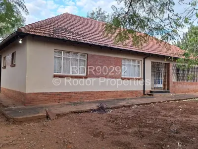 House For Sale in Malindela