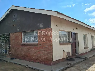 House For Sale in Cowdray Park