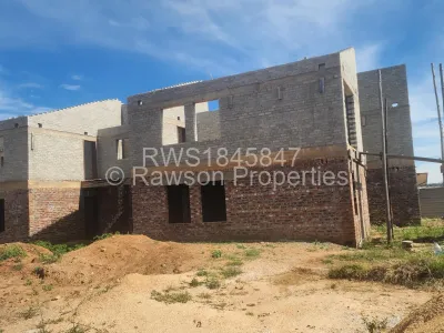Townhouse/Complex/Cluster for Sale in Zimre Park
