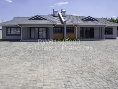 Townhouse/Complex/Cluster for Sale in Waterfalls