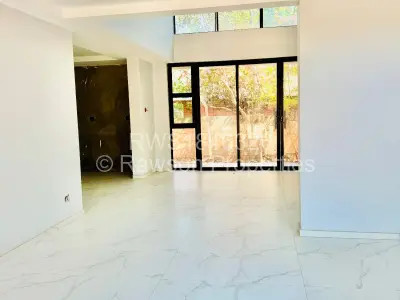 Townhouse/Complex/Cluster for Sale in Highlands