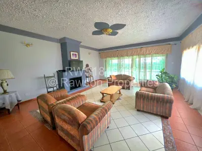 House for Sale in Waterfalls