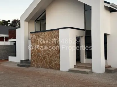 Townhouse/Cluster For Sale in Pomona