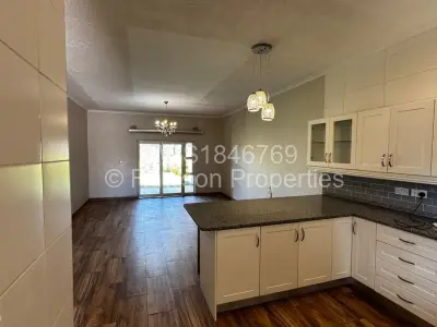 Cottage/Garden Flat For Sale in Avondale West