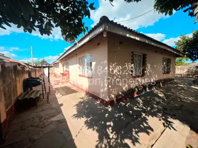 House For Sale in Mainway Meadows