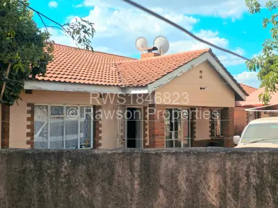 House For Sale in Mainway Meadows