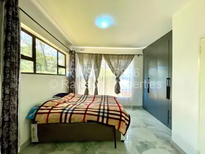Townhouse/Cluster For Sale in Helensvale