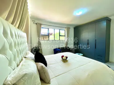 Townhouse/Cluster For Sale in Helensvale