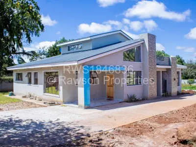 Townhouse/Cluster For Sale in Helensvale