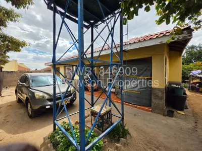 House For Sale in Mainway Meadows
