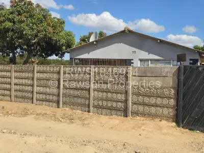 House For Sale in Zengeza