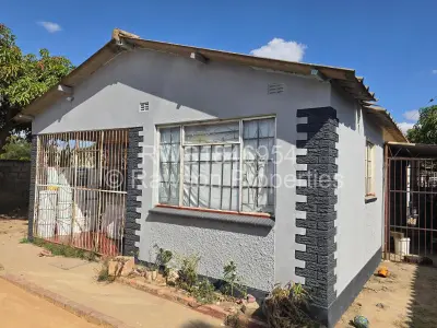 House For Sale in Zengeza