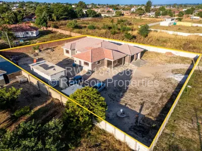 House For Sale in Zimre Park