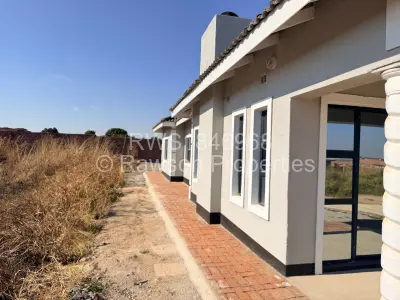 Townhouse/Cluster For Sale in Hatfield