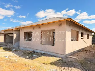 Townhouse/Cluster For Sale in Waterfalls