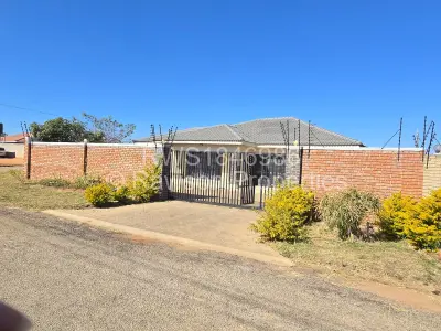 House For Sale in Manresa