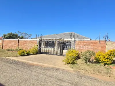 House For Sale in Manresa