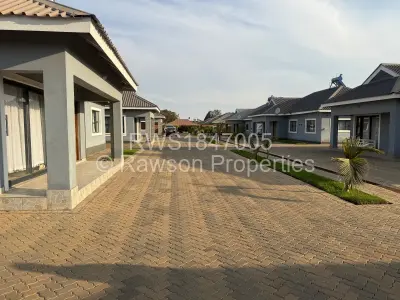 Townhouse/Cluster For Sale in Waterfalls