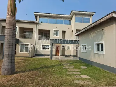 Townhouse/Cluster For Sale in Avondale West