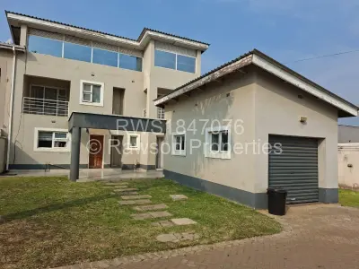 Townhouse/Cluster For Sale in Avondale West