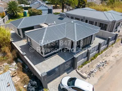 House For Sale in Greendale