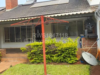 Cottage/Garden Flat For Sale in Strathaven