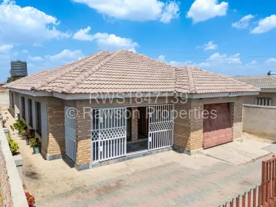 House For Sale in Mainway Meadows