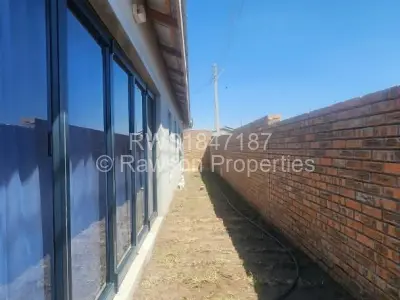 House For Sale in Mabvazuva Estates