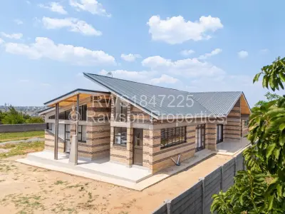 Townhouse/Cluster For Sale in Manresa