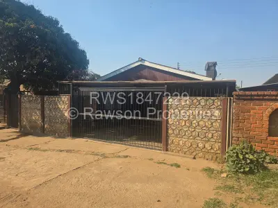 House For Sale in Glen View