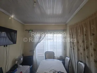 House For Sale in Glen View