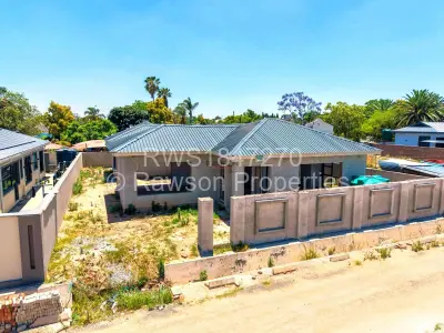 House For Sale in Greendale