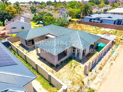 House For Sale in Greendale