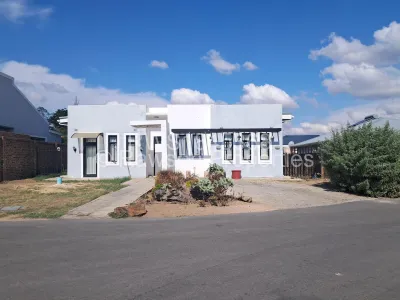 Townhouse/Complex/Cluster for Sale in Arlington