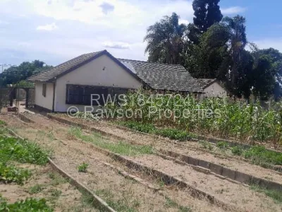 House for Sale in Waterfalls