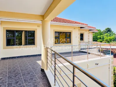 House For Sale in Greystone Park