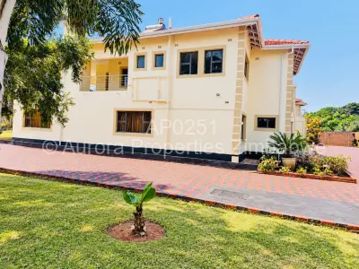 House For Sale in Greystone Park