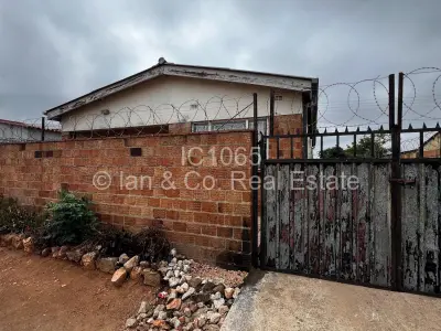 House for Sale in Sizinda