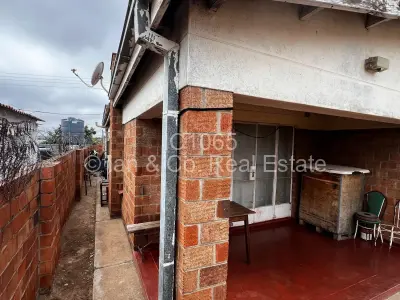 House for Sale in Sizinda