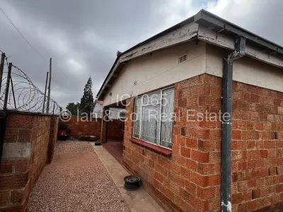 House for Sale in Sizinda