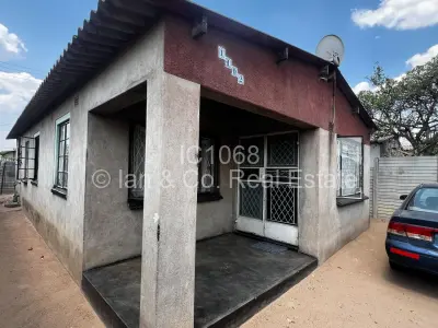 House for Sale in Emakhandeni