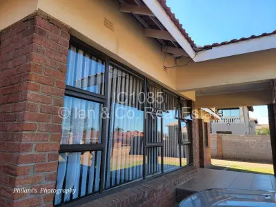 Townhouse/Cluster For Rent in Selbourne Park