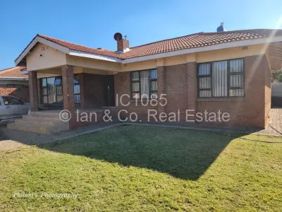 Townhouse/Cluster For Rent in Selbourne Park