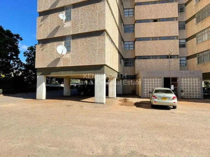 Flat/Apartment For Rent in Ascot