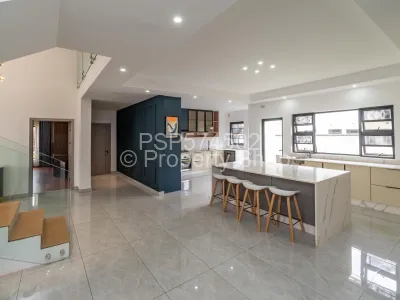Townhouse/Complex/Cluster for Sale in Vainona