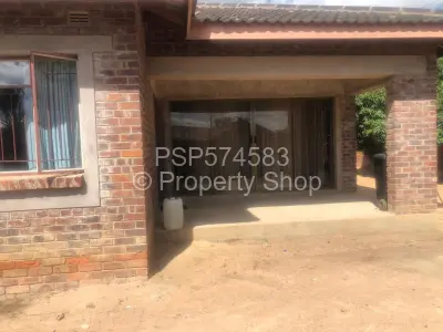 House For Rent in Mainway Meadows