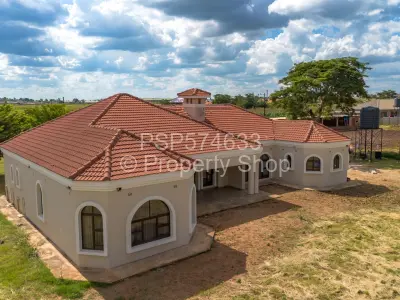 House For Sale in Glaudina