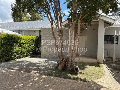 Townhouse/Cluster For Rent in Newlands