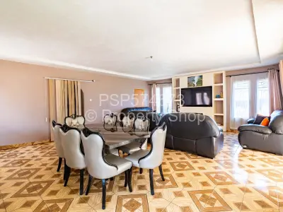 House For Sale in Borrowdale West