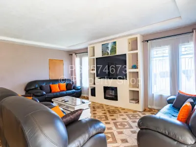 House For Sale in Borrowdale West